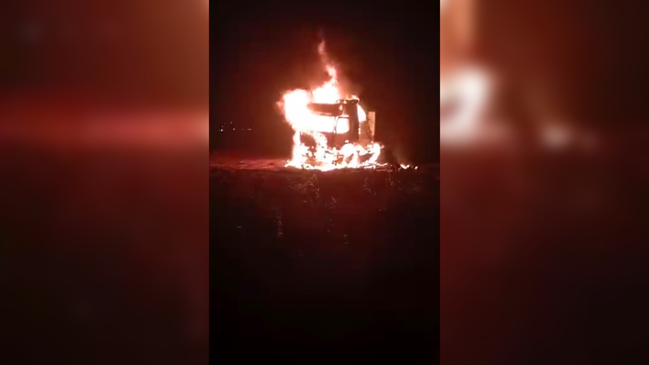 Urfa'da seyir halindeki TIR'da yangın!