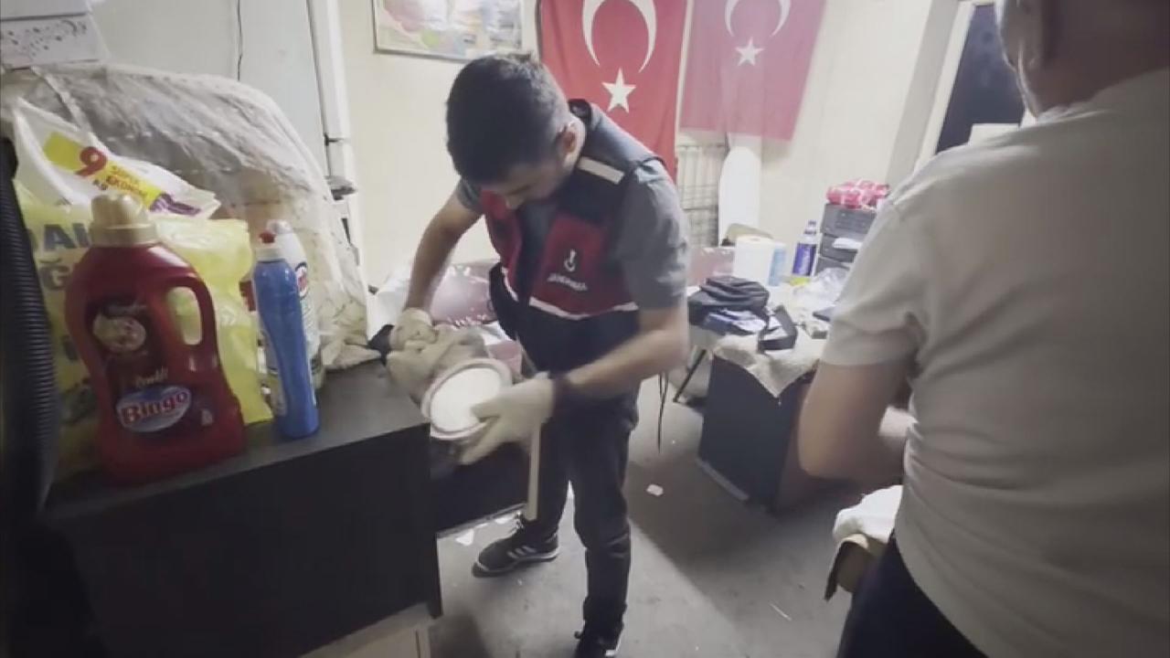 8 ilde usulsüz kimlik düzenleyenlere operasyon: 23 gözaltı!