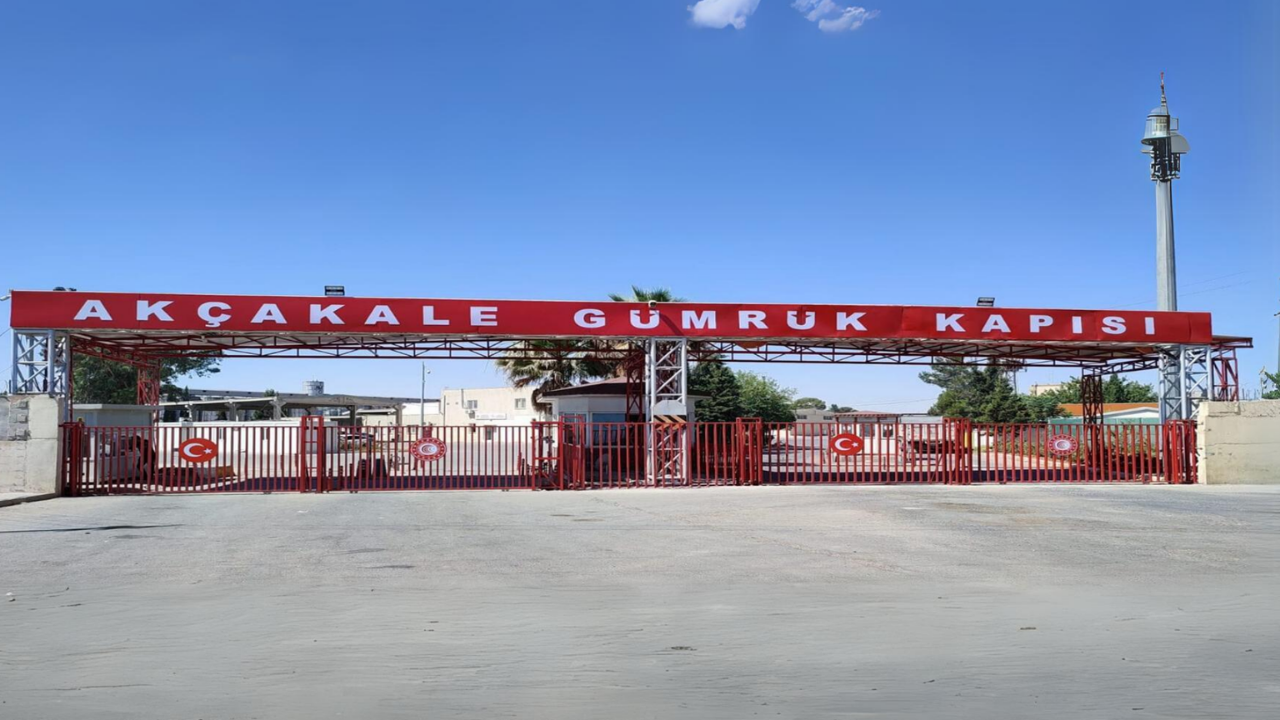 Akçakale Sınır Kapısı'nda 12 yıl sonra bir ilk!
