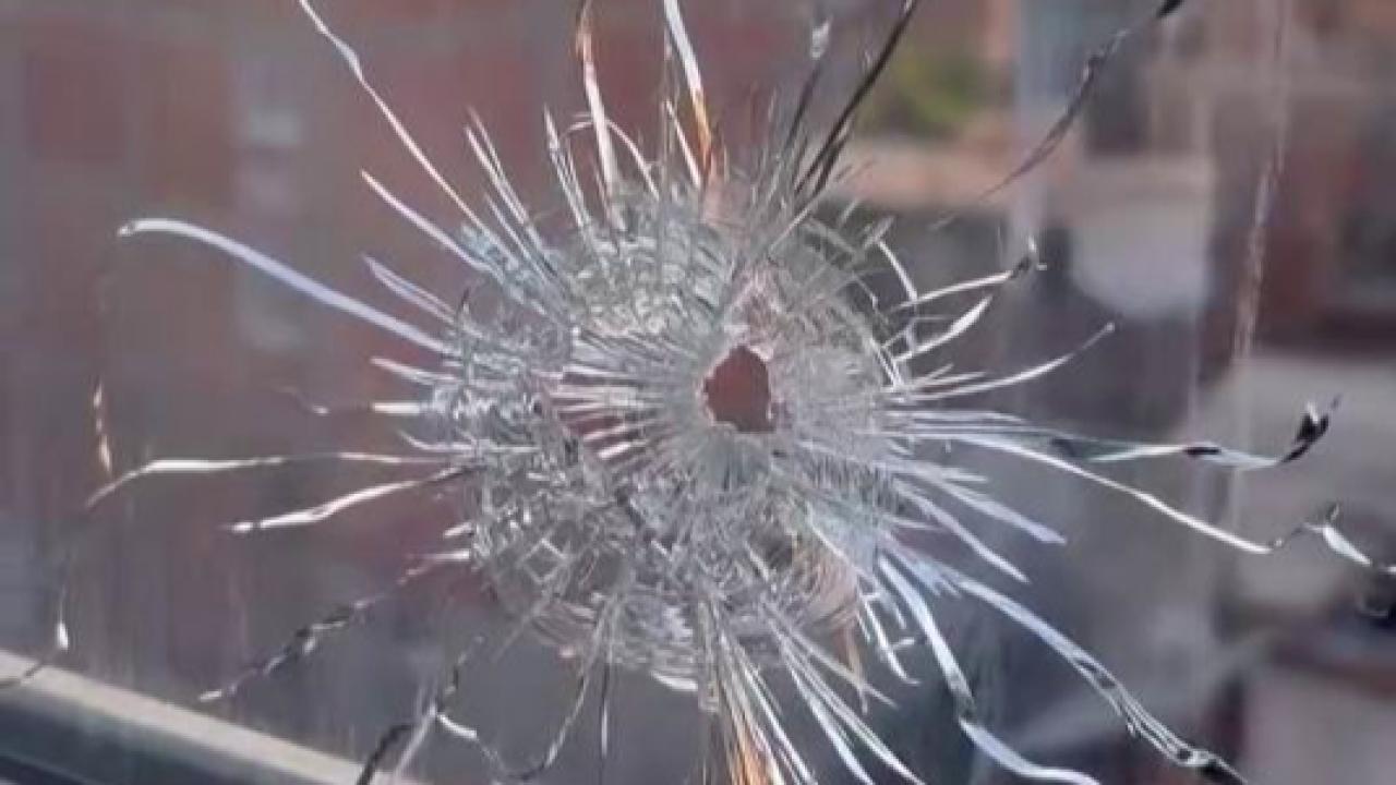 Diyarbakır'da bir evin penceresine kurşun isabet etti!