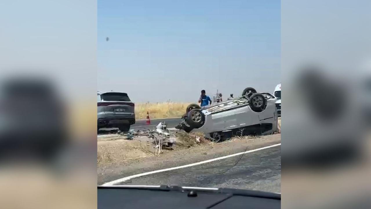 Diyarbakır'da iki otomobil çarpıştı: Çok sayıda yaralı var!