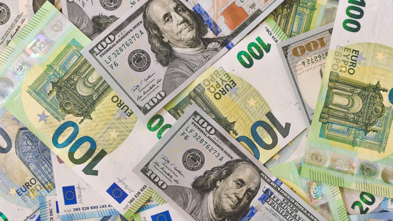 Dolar ve Euro haftaya nasıl başladı?