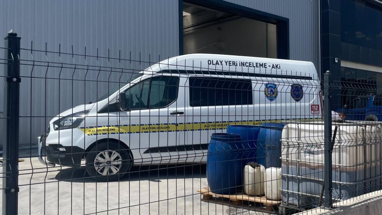 Makineye sıkışan işçi hayatını kaybetti!