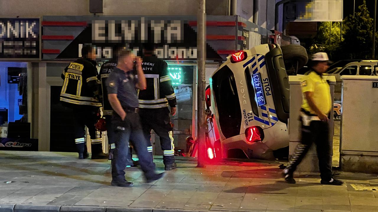 Otomobil ile çarpışan polis aracı devrildi: 3 yaralı!
