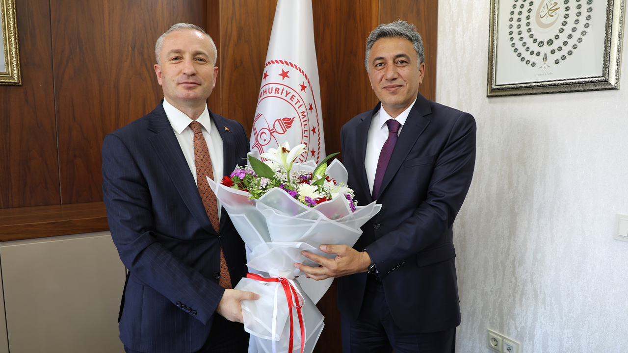Şanlıurfa'ya atanan İl Milli Eğitim Müdürü görevi deviretti!