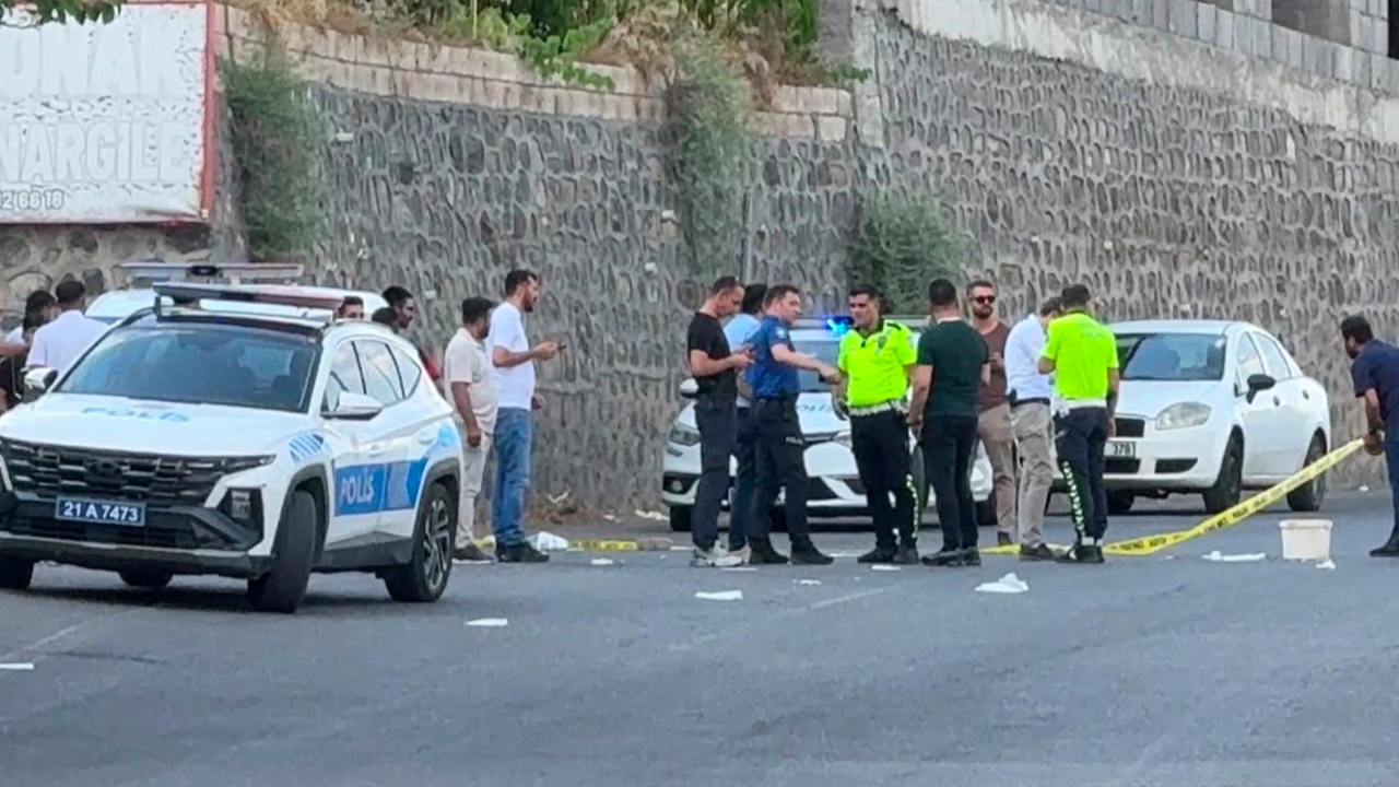 Seyir halindeki araca silahlı saldırı!