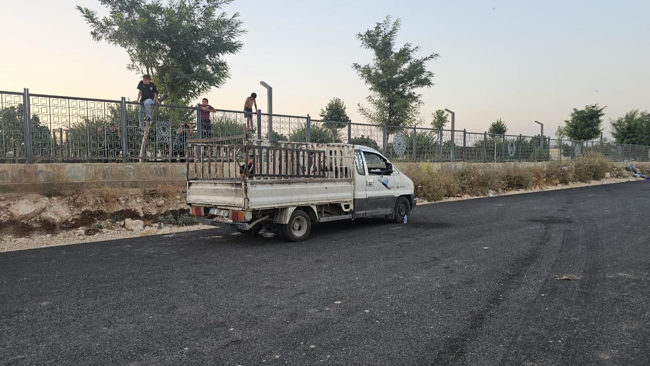 Urfa'da kamyonetin altında kalan çocuk feci şekilde can verdi!