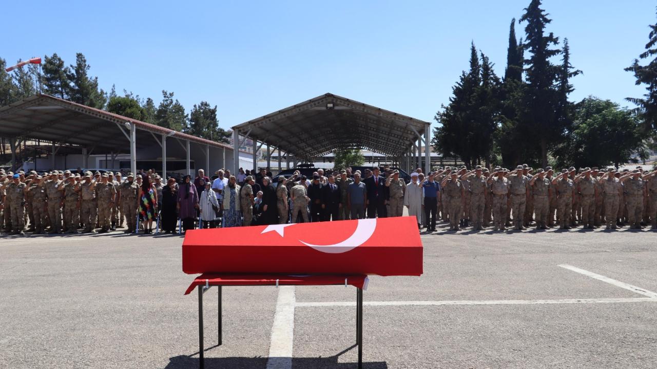 Uzman çavuş son yolculuğuna uğurlandı!