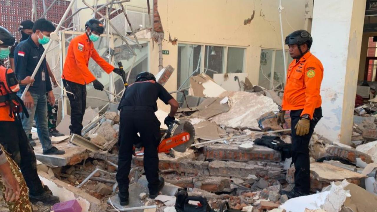 Korkutan deprem: Çok sayıda ölü var!
