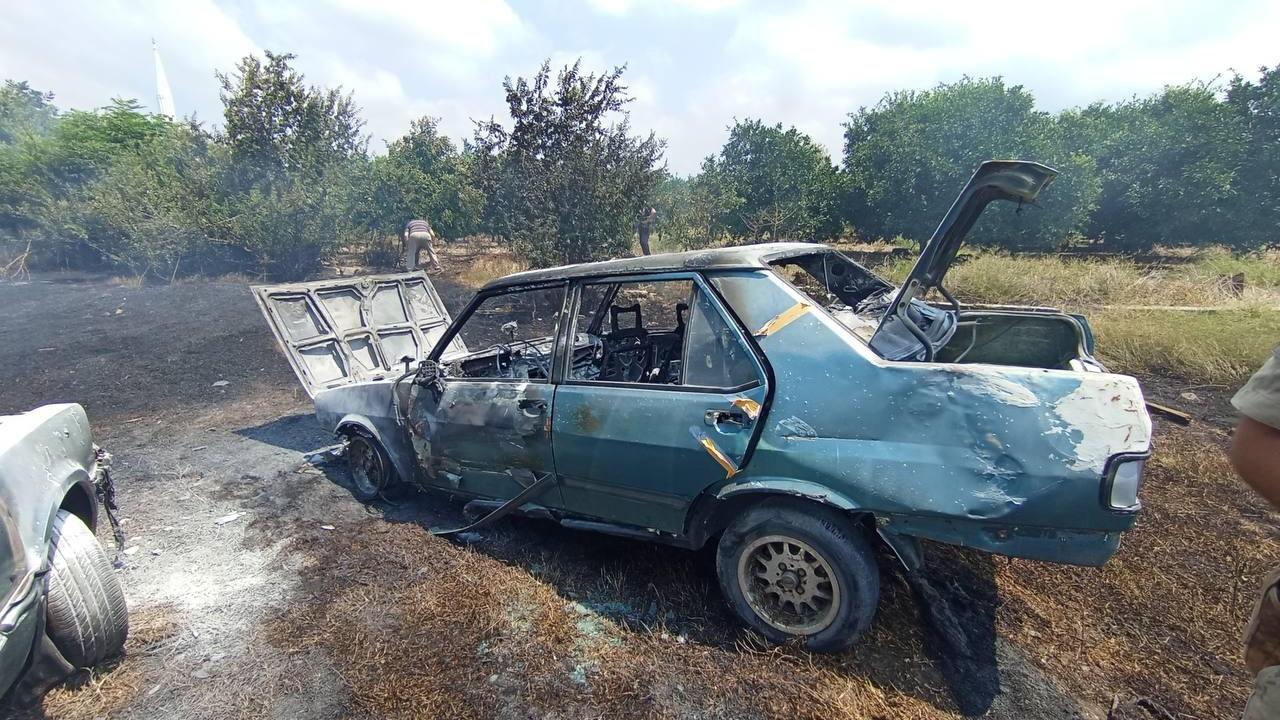 Bahçe yangınında 2 otomobil alevlere teslim oldu!