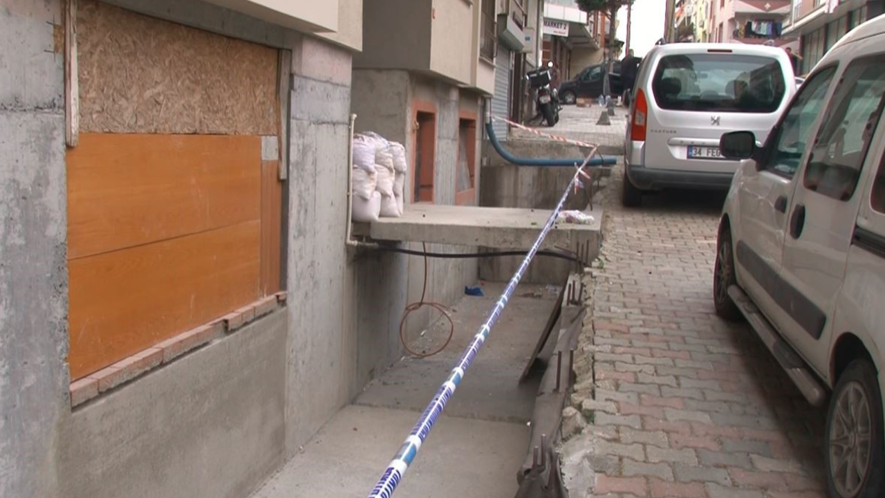 Bina boşluğuna düşen kadın ağır yaralandı!