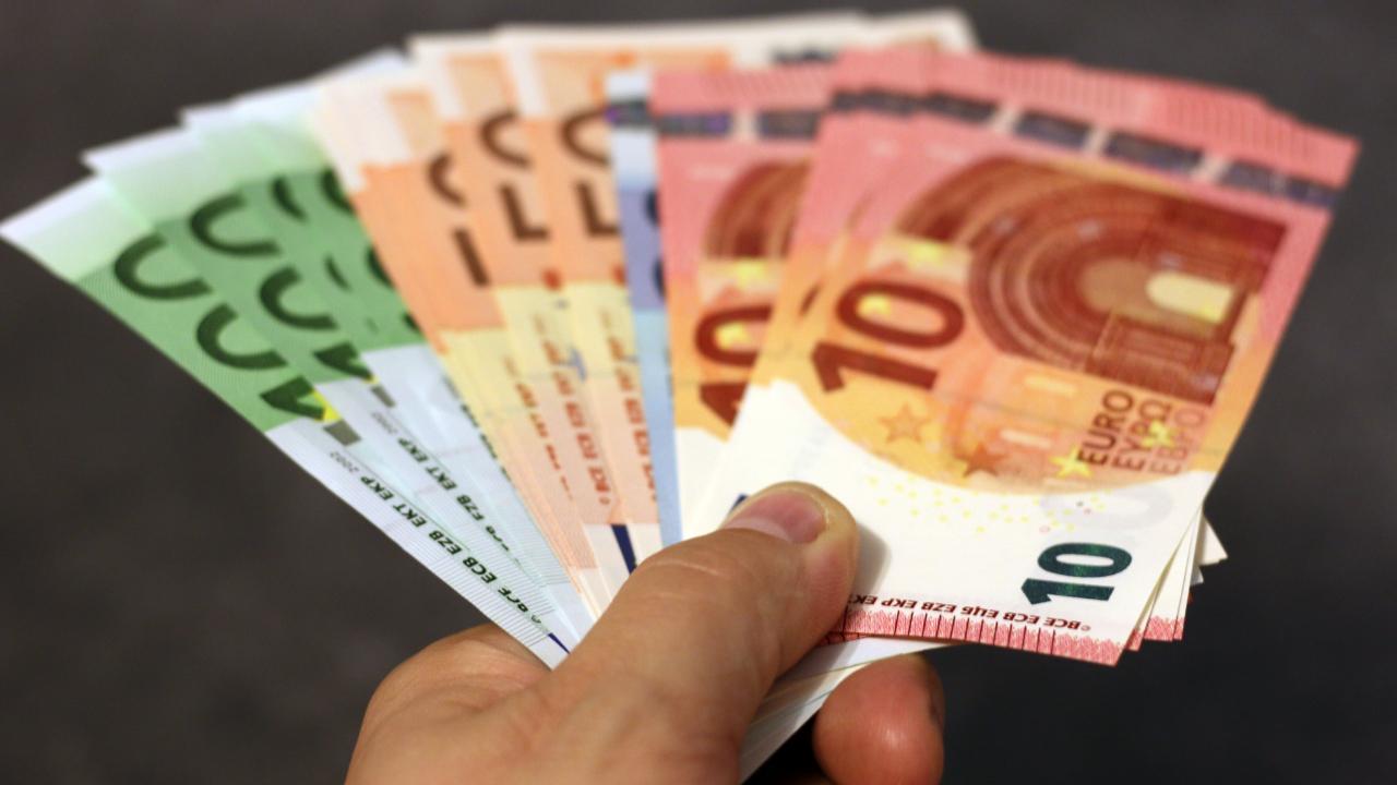 Dolar ve Euro haftaya nasıl başladı?