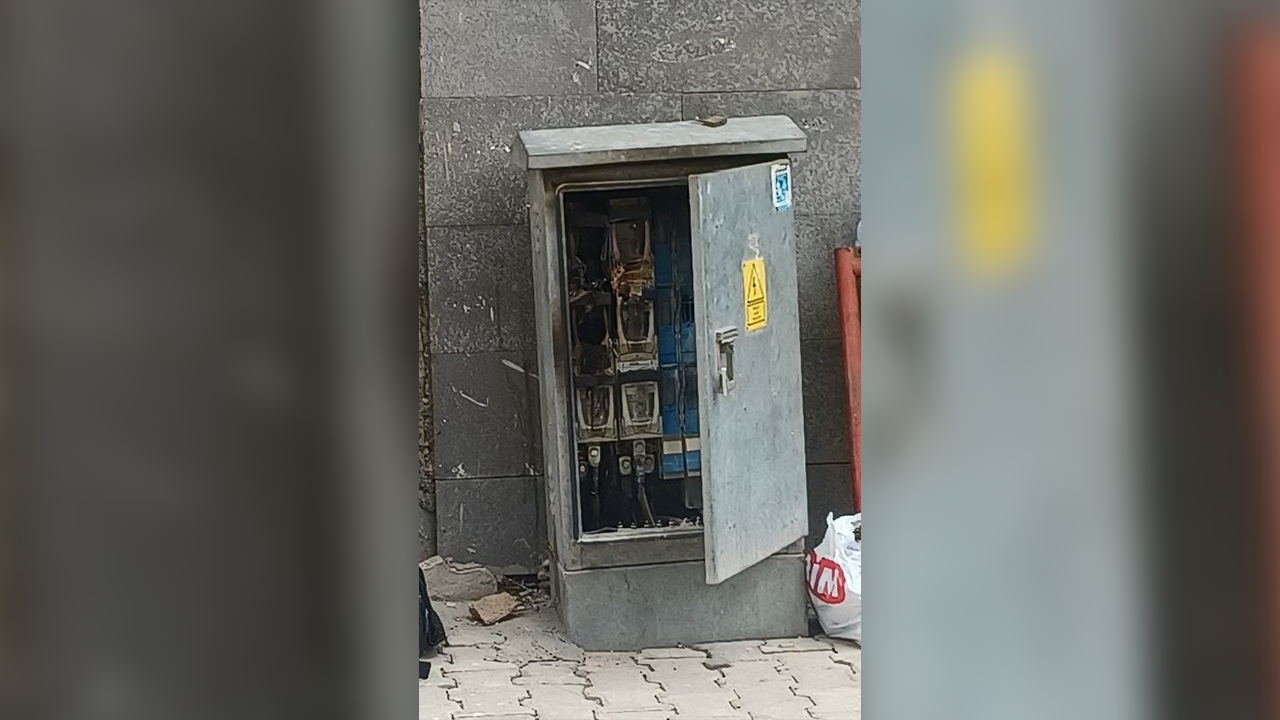 Elektrik trafosu patladı!