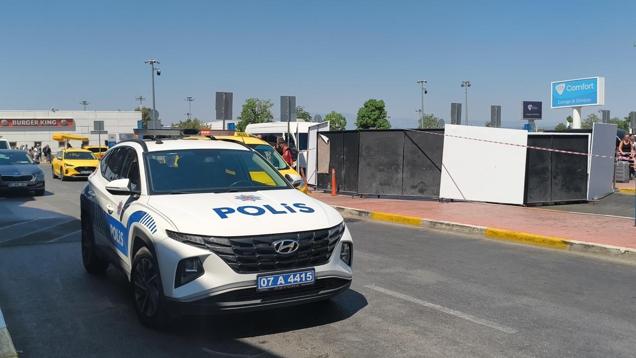 Emekli polis kız arkadaşını öldürdü!