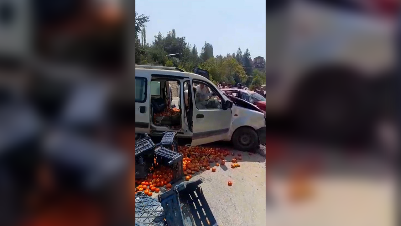 İki otomobil çarpıştı: Yaralılar var!