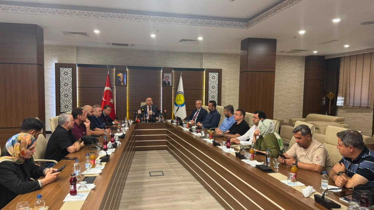 Güllüoğlu: Harran Üniversitesi’nde yeni bölümler yapay zeka ile şekillenecek!