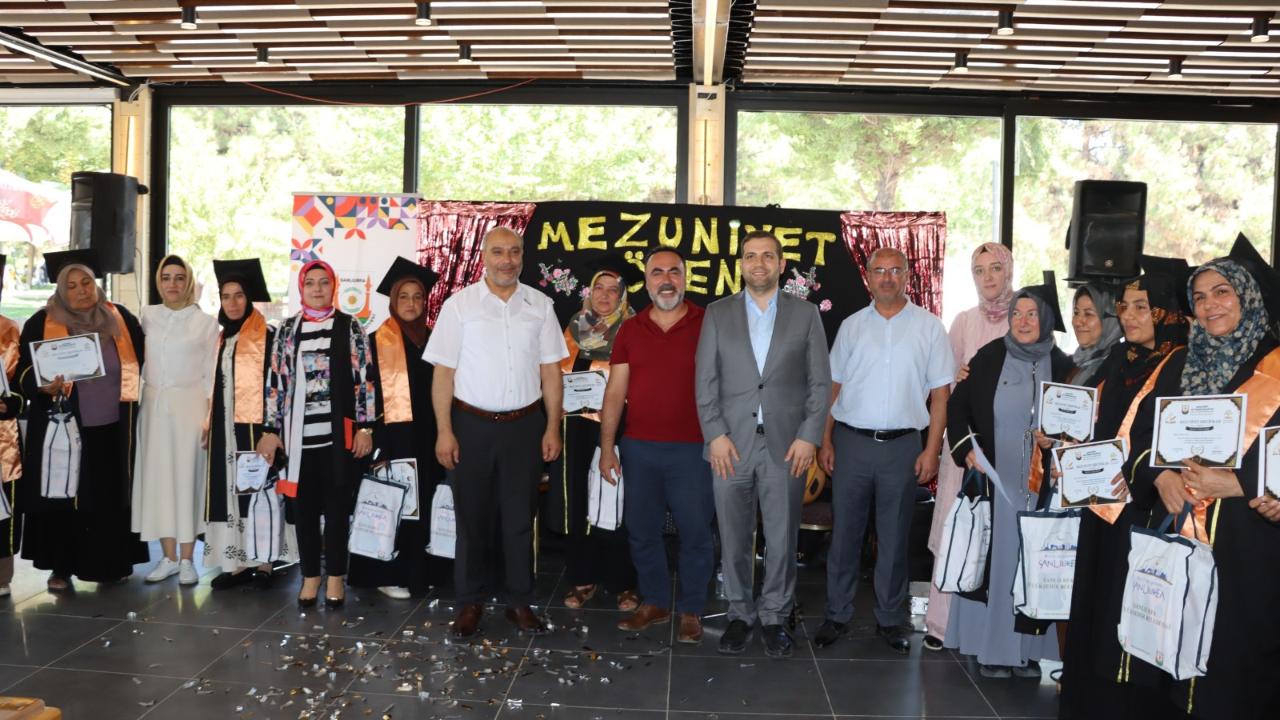Kadınların azmi mezuniyetle taçlandı!