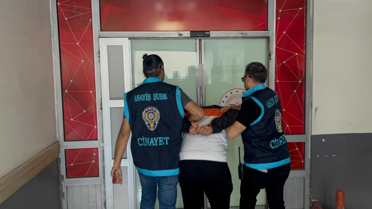 Kanlı misafirlik: Ev sahibini öldürdü!