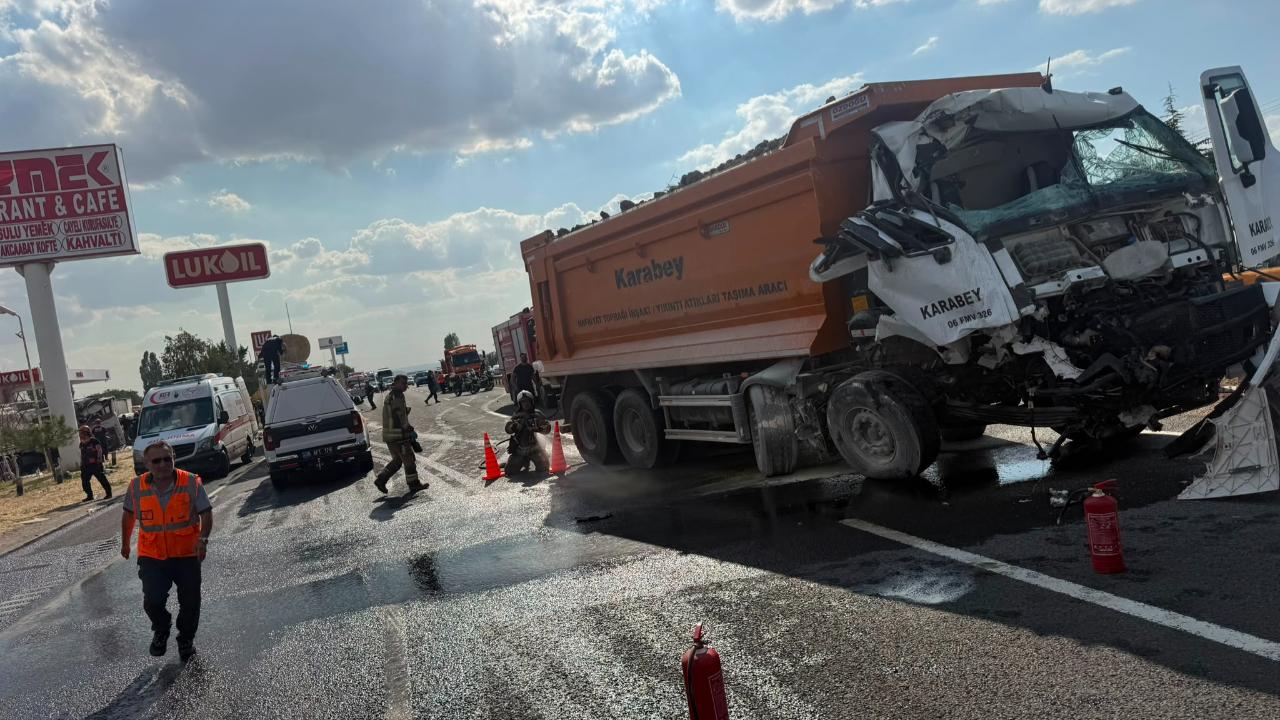Katliam gibi kaza: Ölü ve yaralılar var!