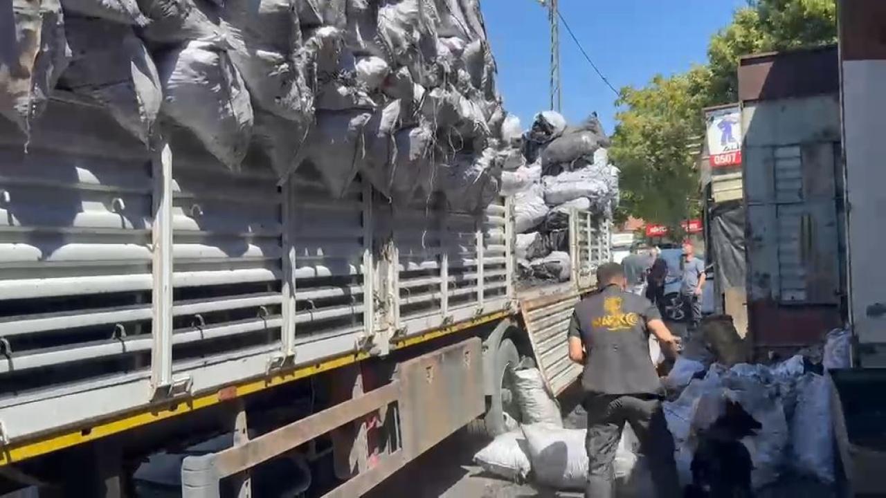 Kömür yüklü TIR'dan kilolarca esrar çıktı!