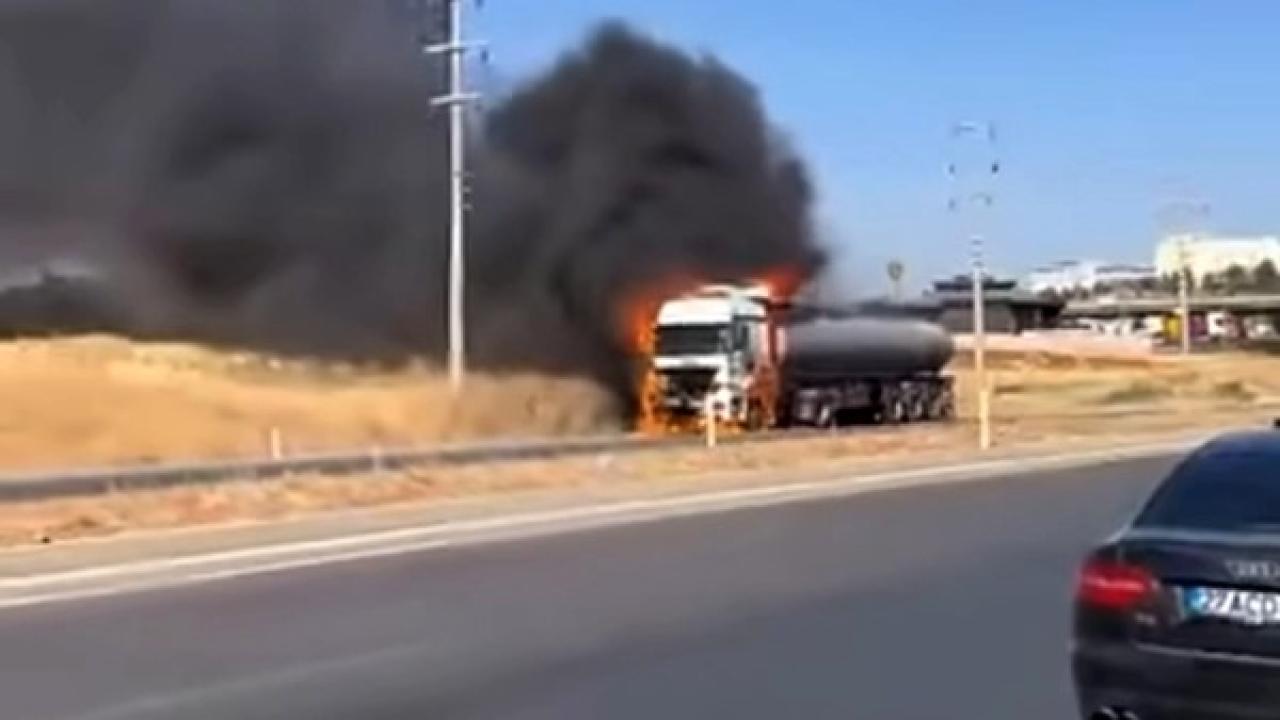 Seyir halindeki tanker alev aldı!