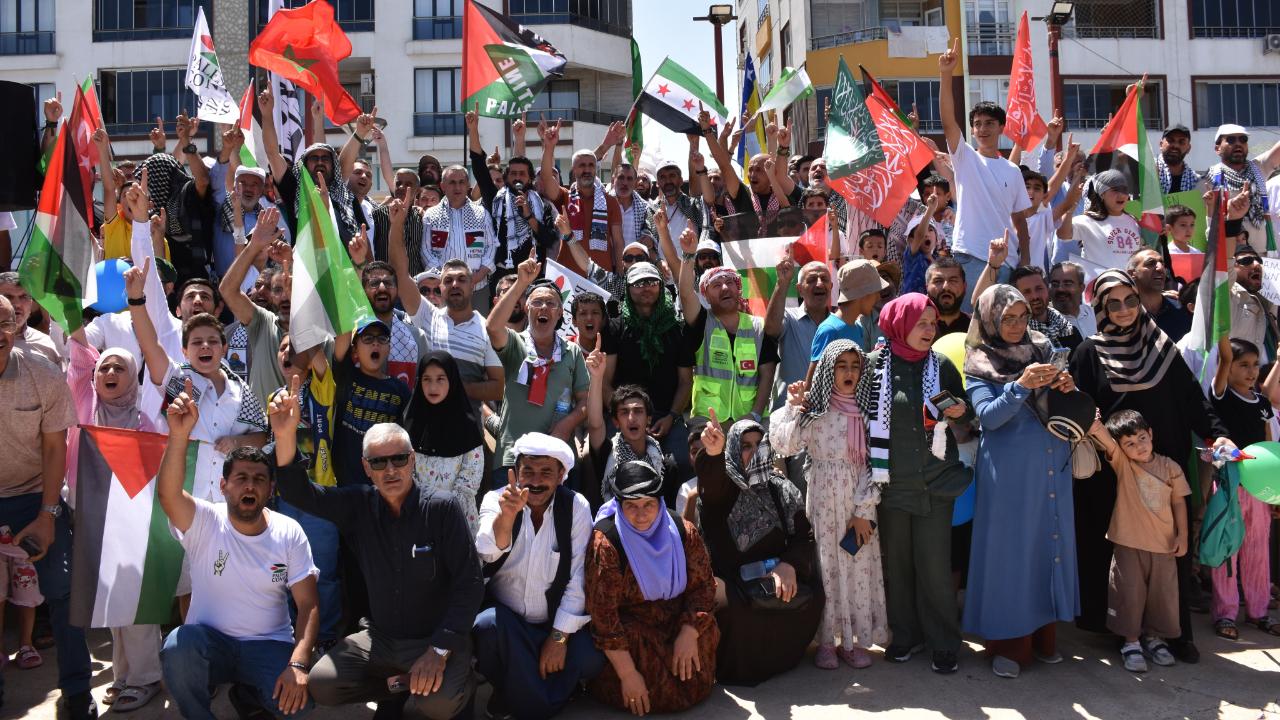 Siverek'te Filistin konvoyuna vatandaşlardan yoğun ilgi!