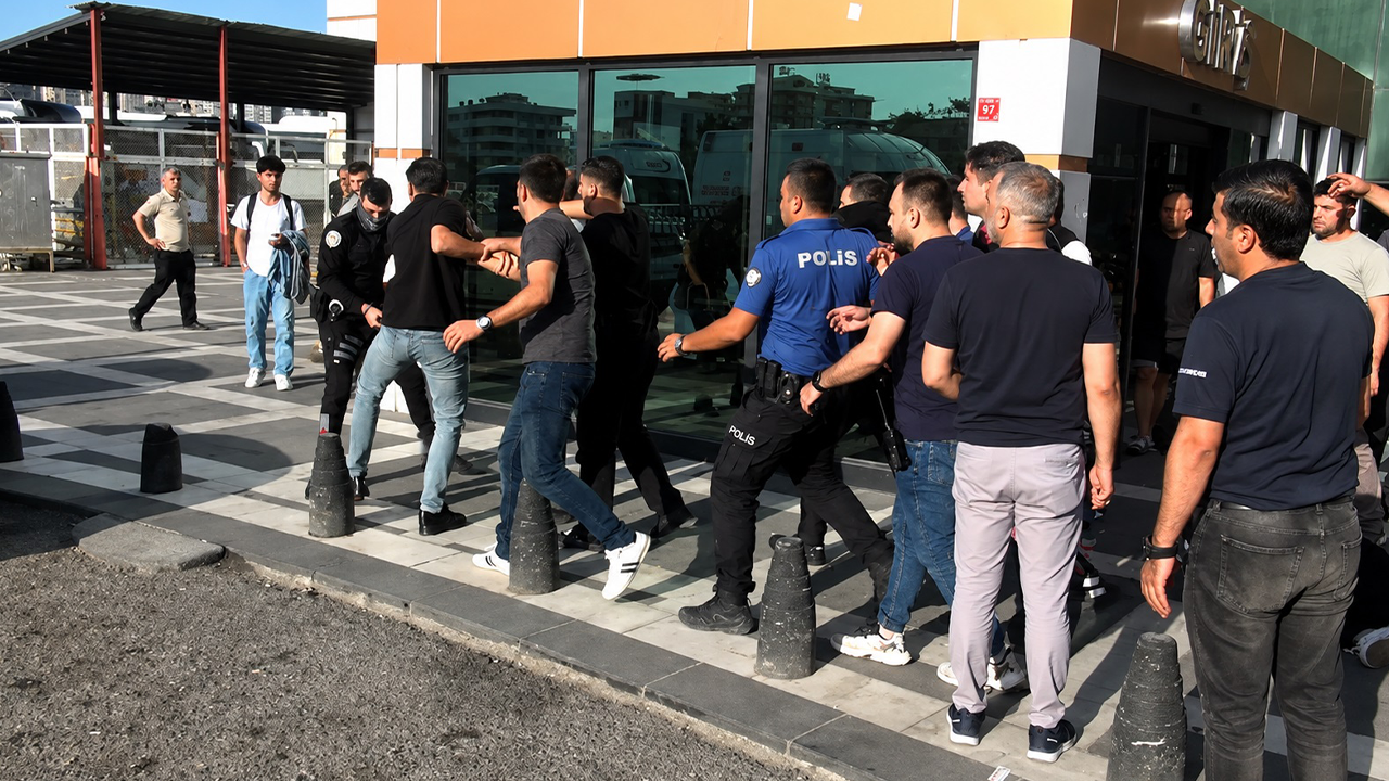 Urfa’da bıçaklı kavga: Yaralılar var!