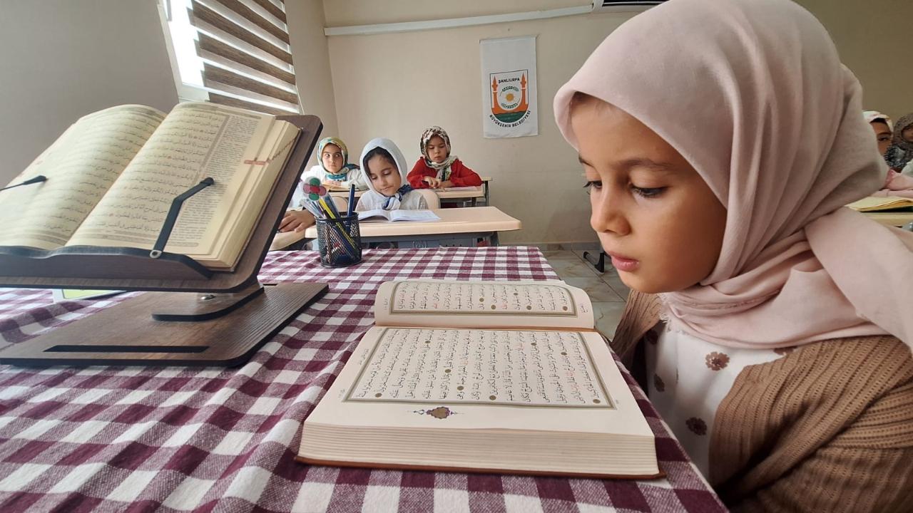 Urfa'da çocuklar yaz tatilini Kur’an-ı Kerim öğrenerek değerlendiriyor!