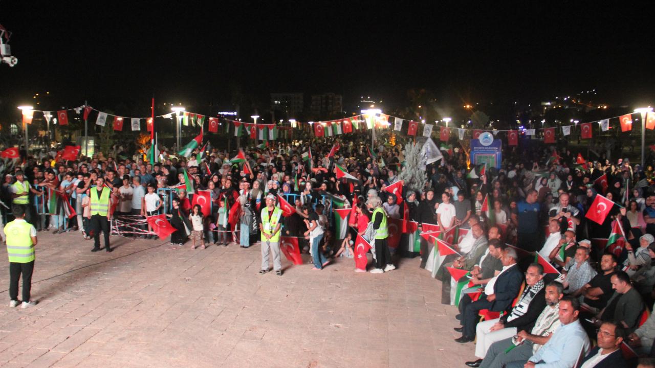 Urfa’da "Filistin Konvoyu" mitingine yoğun ilgi!