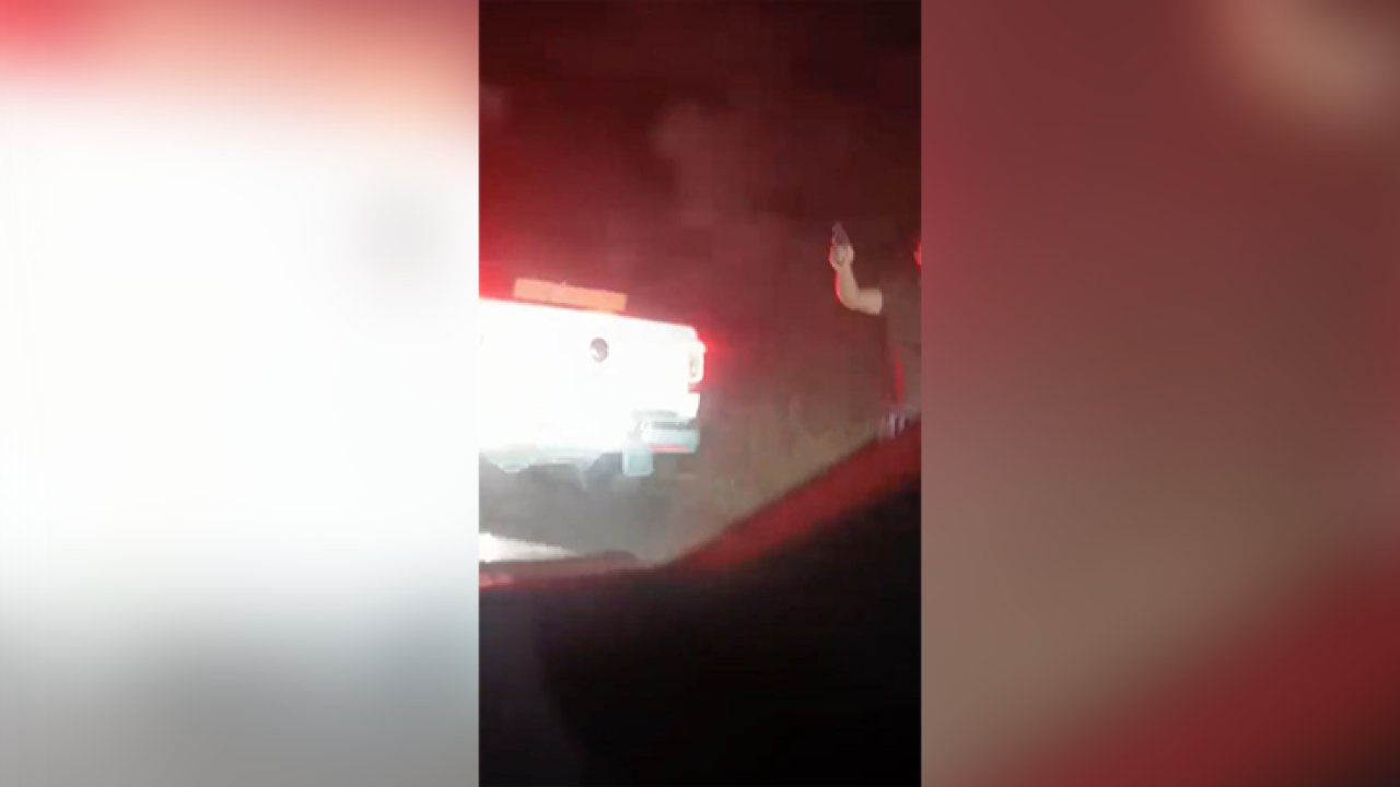 Urfa'da seyir halindeki araca silahlı saldırı: Yaralılar var!
