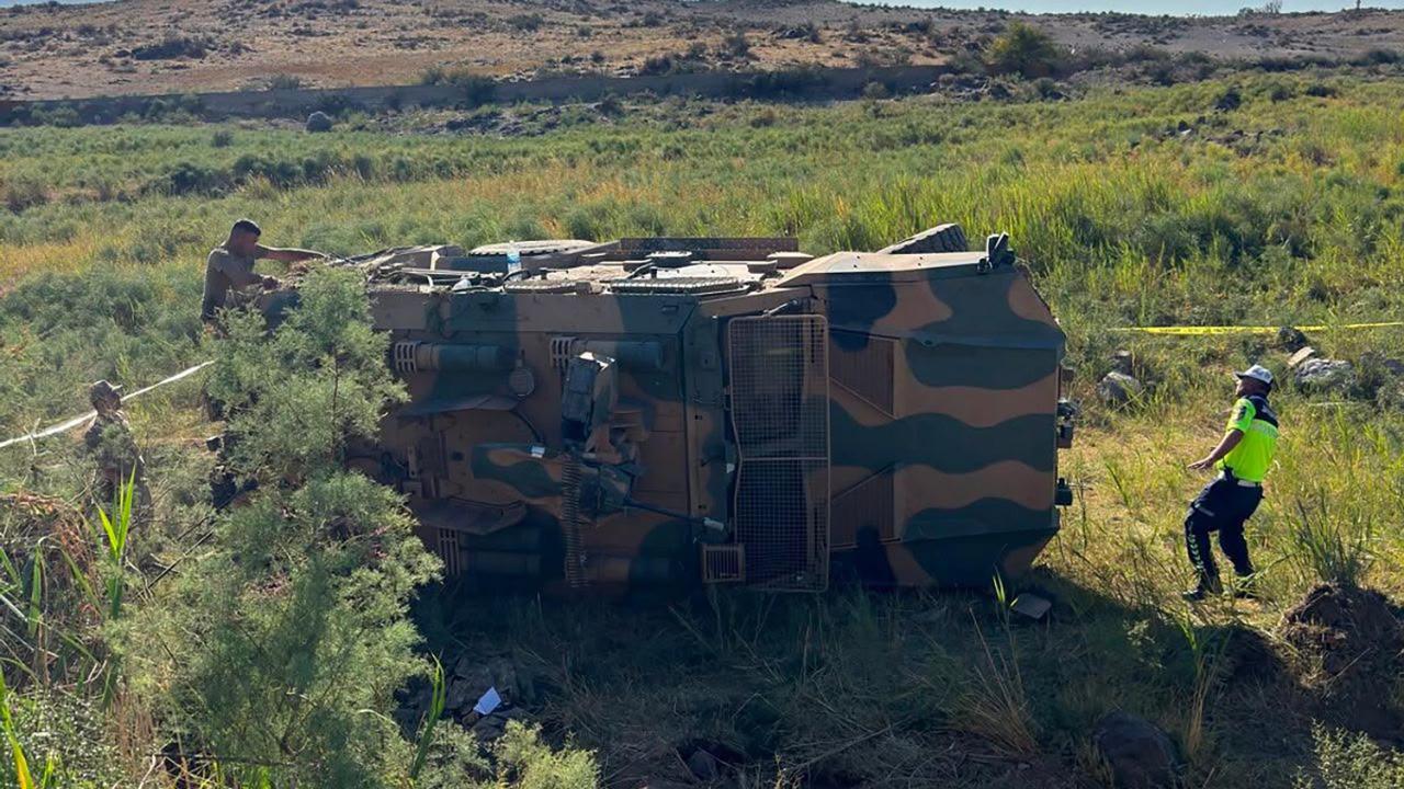 Askeri araç devrildi: Şehit ve yaralılar var!