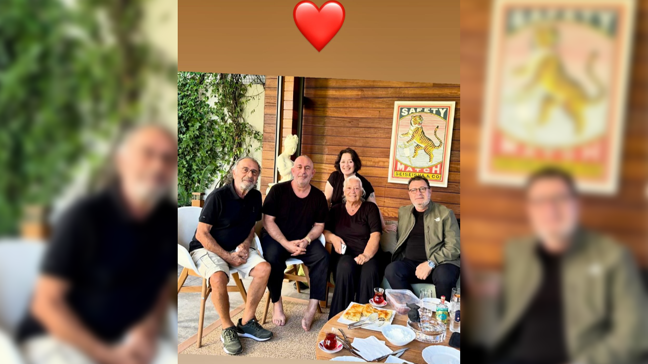 Cem Yılmaz'dan mutlu aile fotoğrafı!