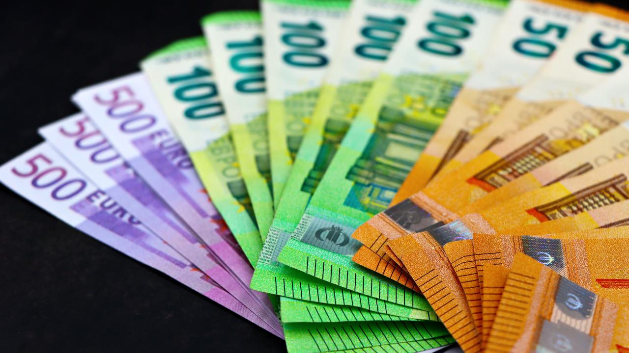 Dolar ve Euro'da dalgalanma devam ediyor!