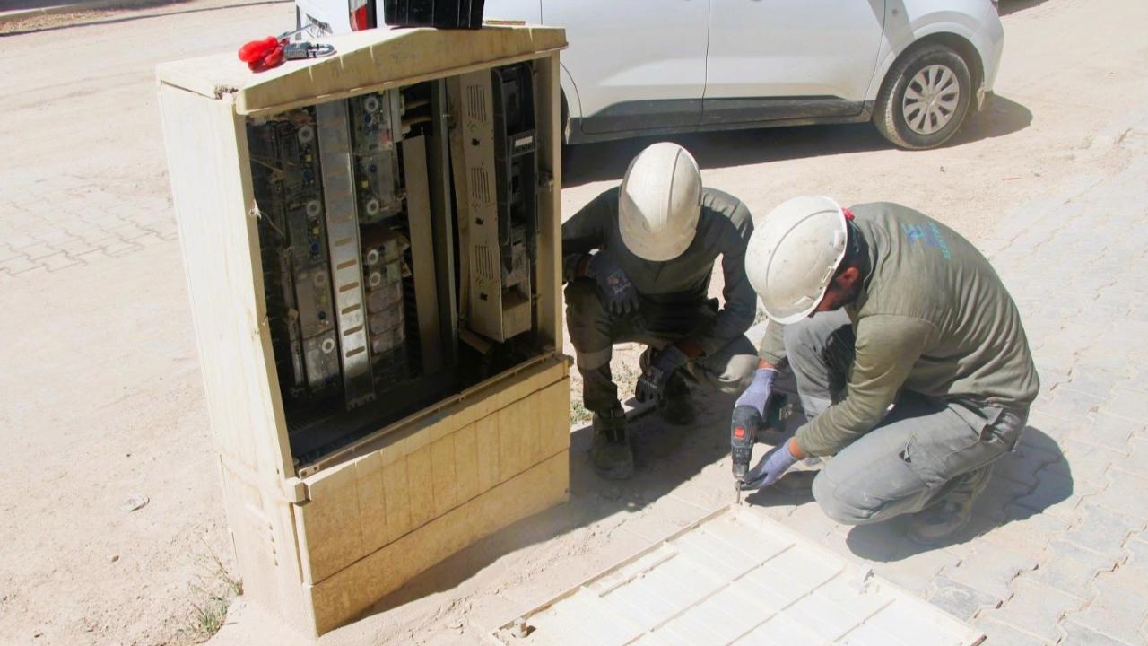 Şanlıurfa’da elektrik panoları tehlike saçıyor!
