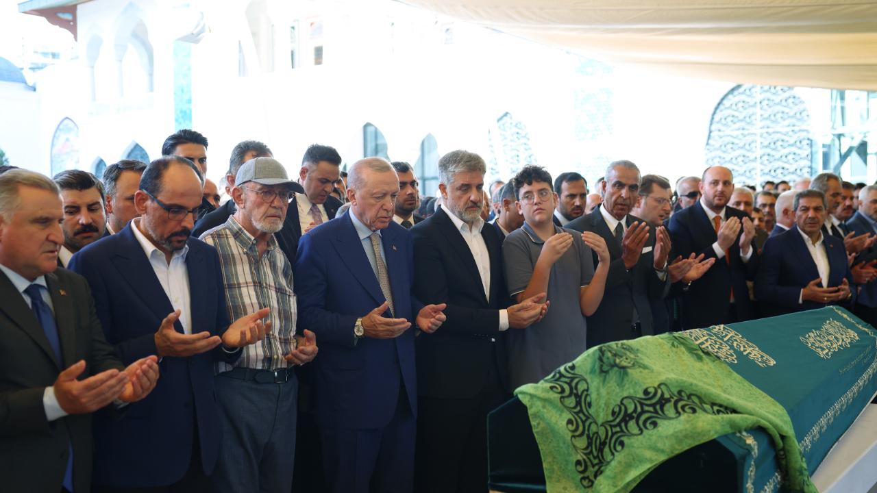 Erdoğan, Urfa Milletvekili Önen’in kızının cenazesine katıldı!