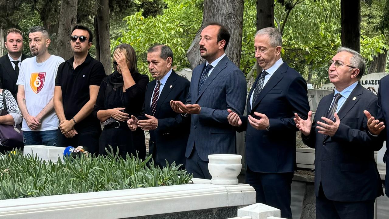 Galatasaray'ın efsanesi kabri başında anıldı!