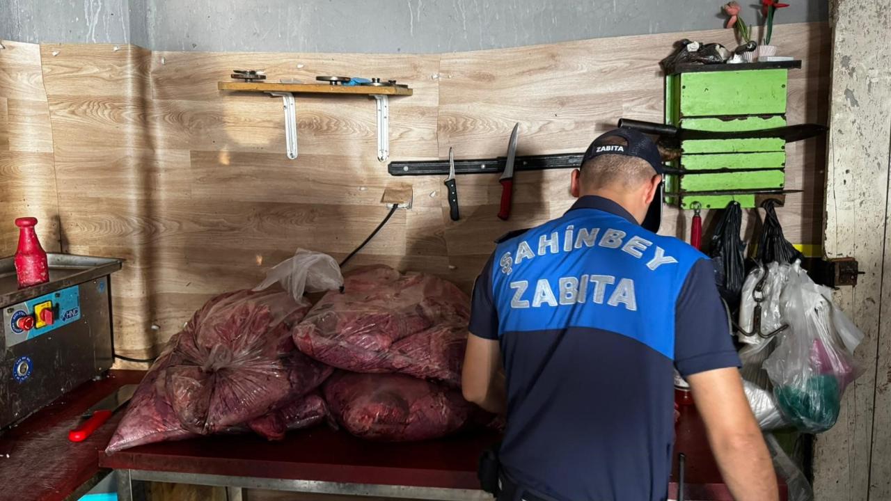 Gaziantep'te 500 kilo bozuk ciğer ve et ele geçirildi!