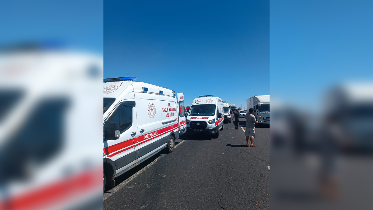 Öğrenci servisi devrildi: Çok sayıda öğrenci yaralandı!
