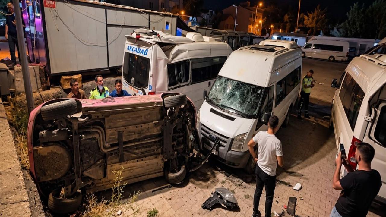 Otomobil otoparka uçtu!