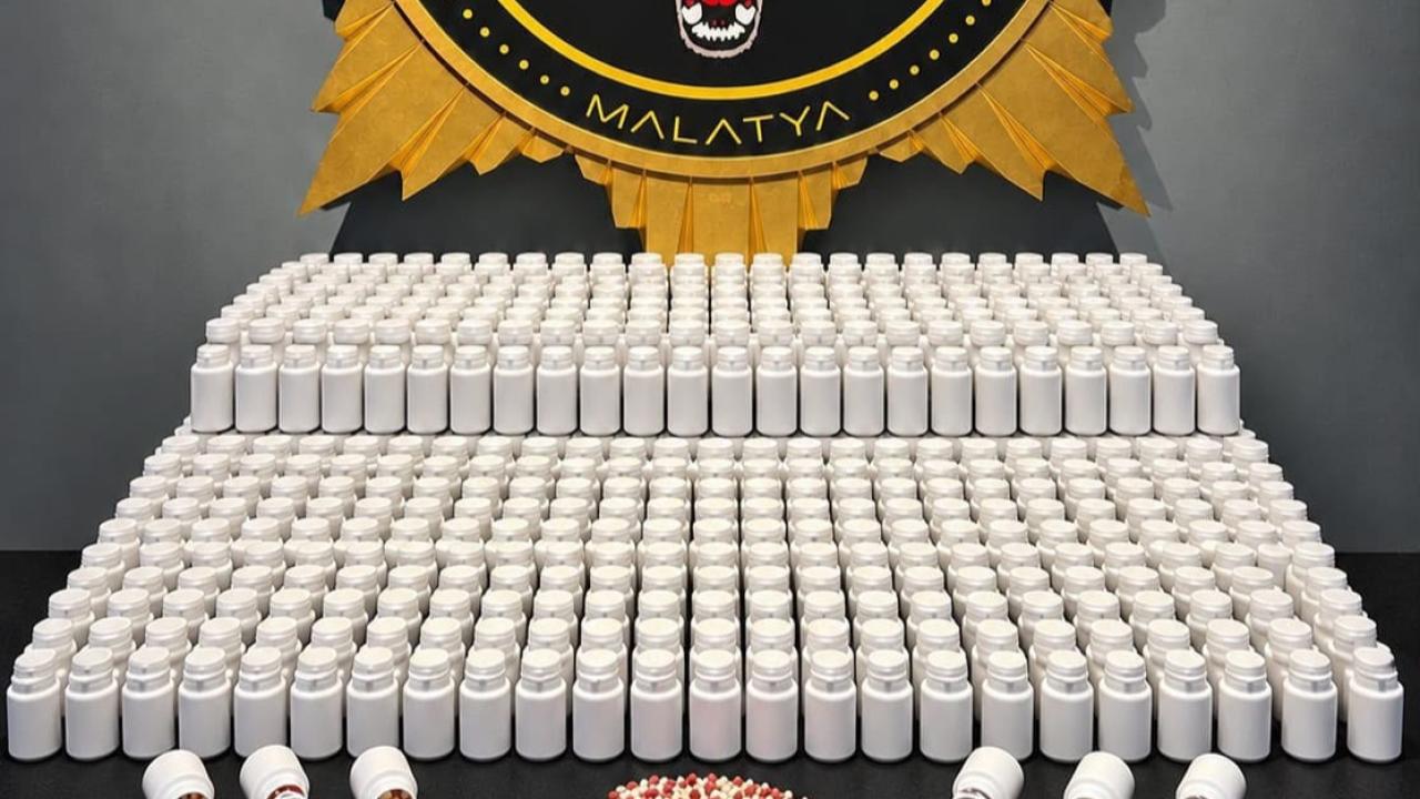 Binlerce sentetik ecza hapı ele geçirildi!