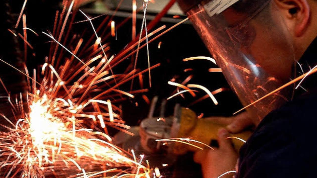 Sanayi üretimi yıllık bazda azaldı!