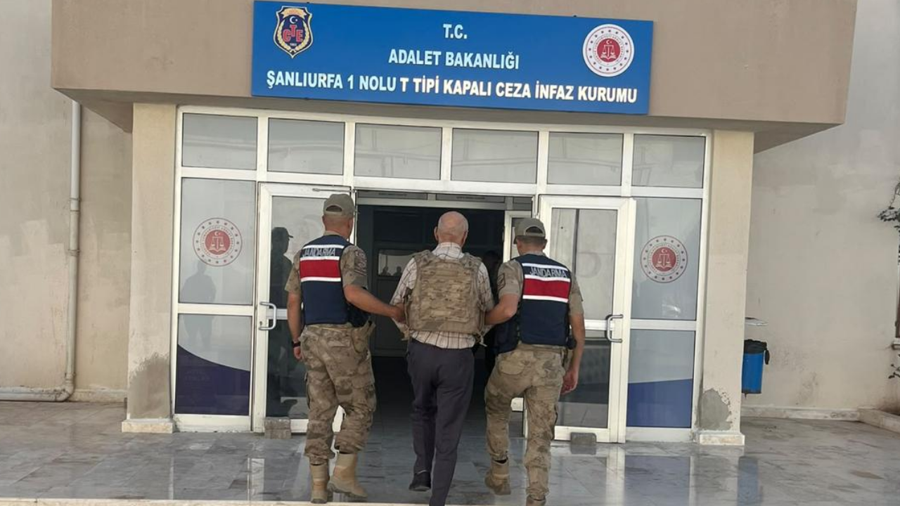 Şanlıurfa’da kasten öldürme suçundan aranan şahıs Birecik’te yakalandı!