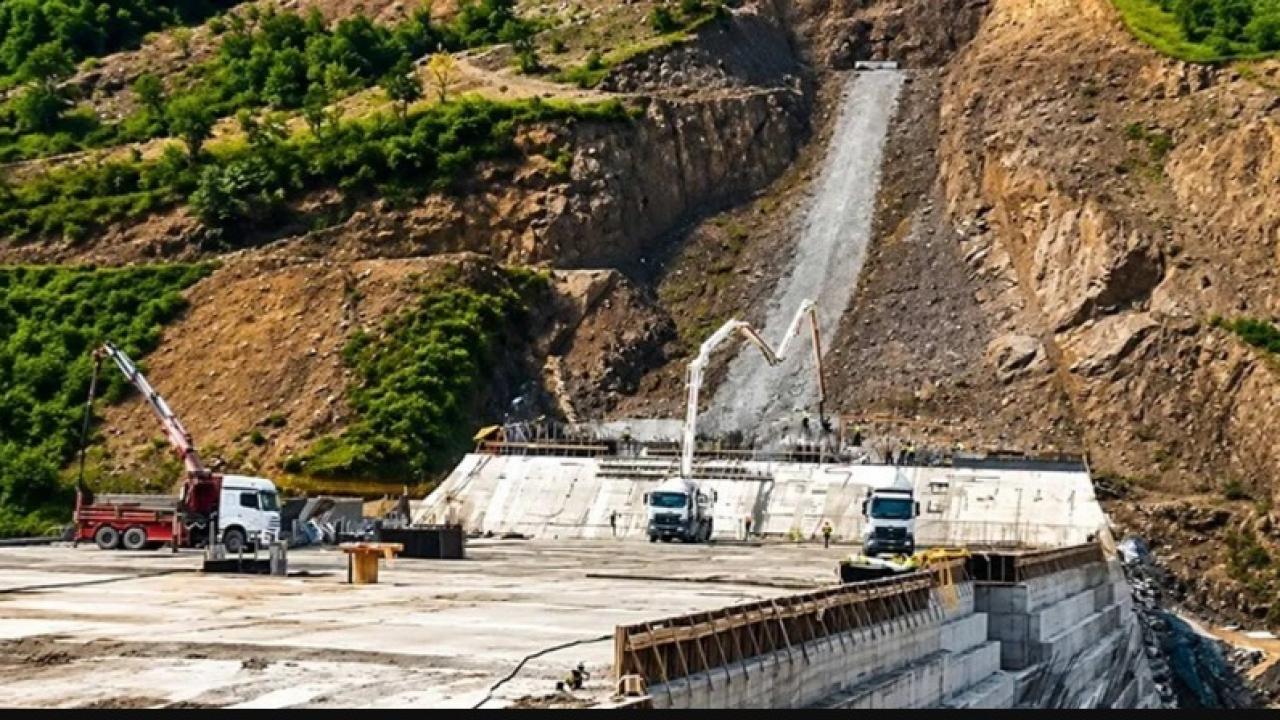 Şantiyede feci iş kazası: Kolunu makineye kaptırdı!