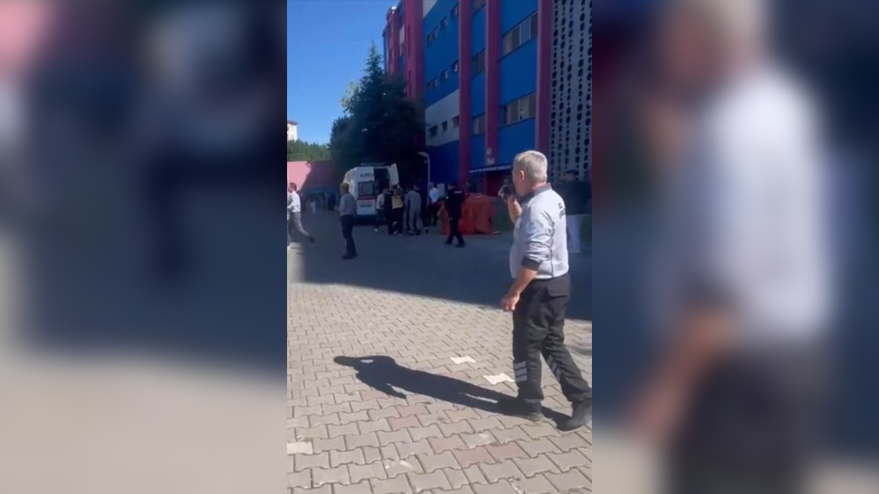 Üniversitede 3'üncü kattan düşen öğrenci yaralandı!