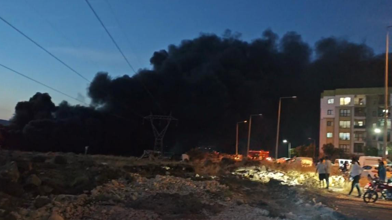 Urfa’da korkutan yangın: Çok sayıda ekip sevk edildi!