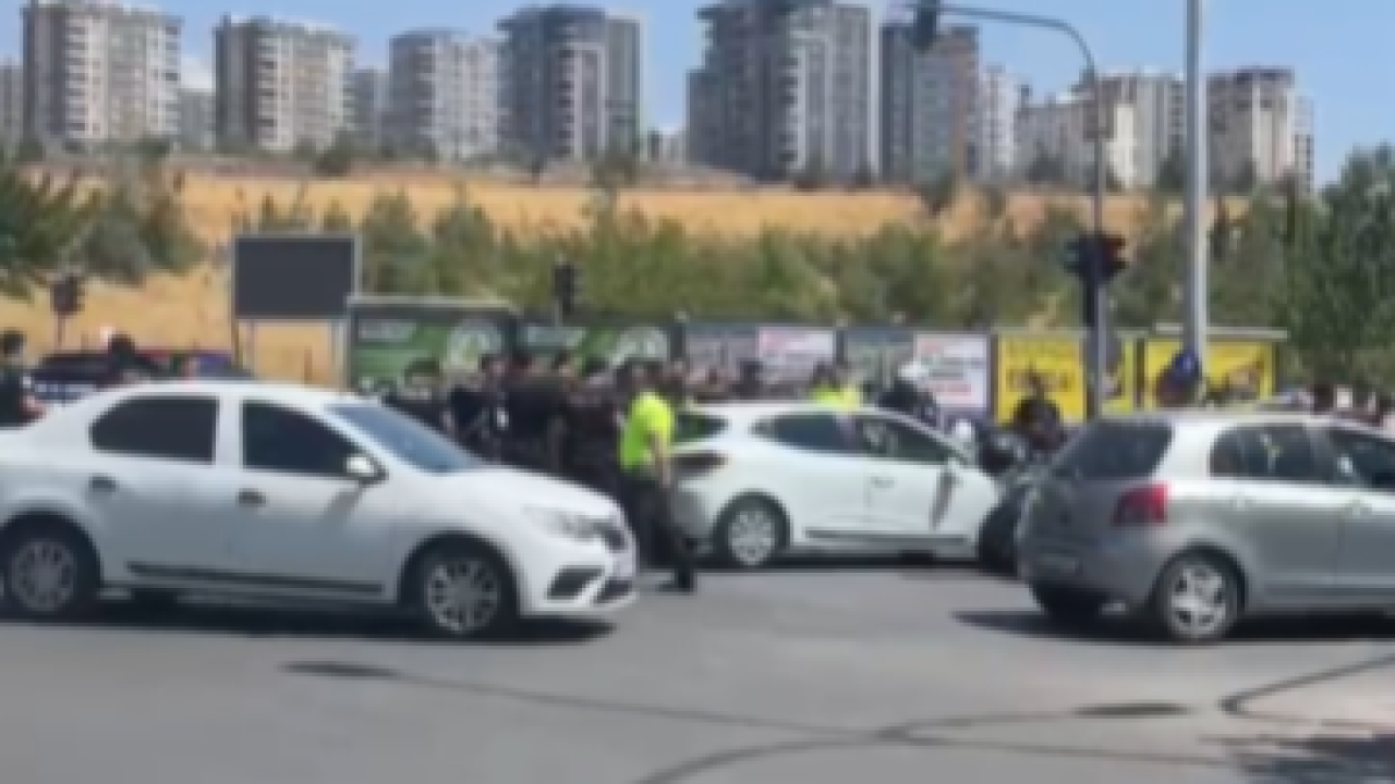 Urfa'da polis ekipleri kaza yaptı: Yaralılar var!