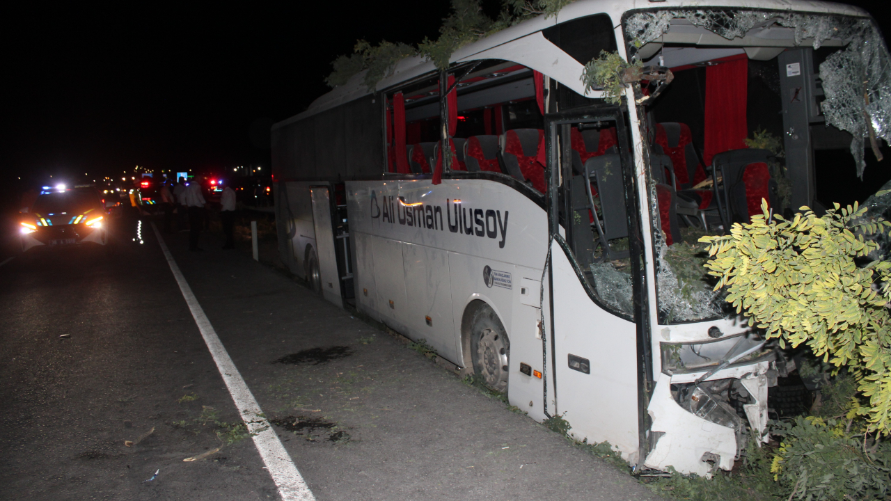 Kayseri İncesu’da Yolcu Otobüsü Kaza Yaptı: Ölü ve Yaralılar Var