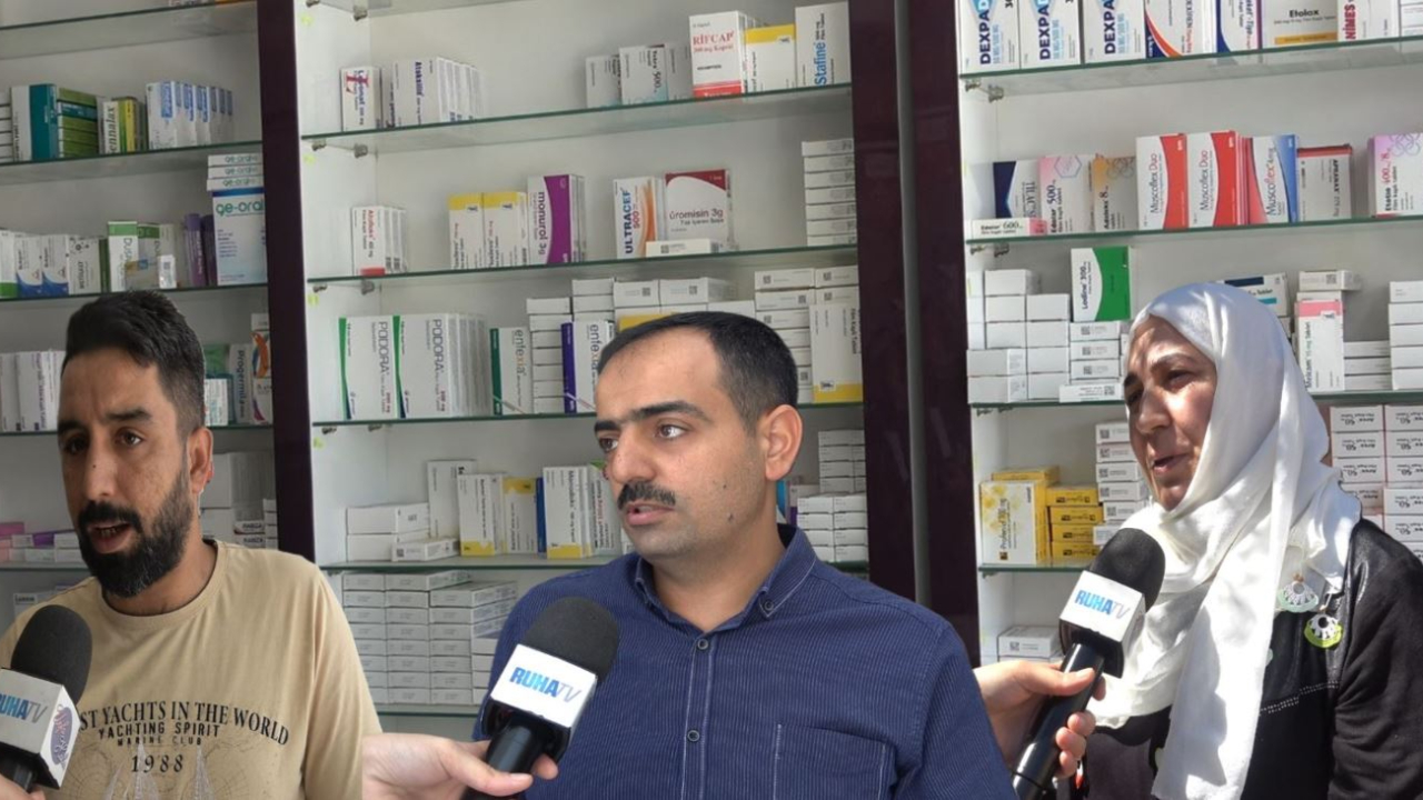 Eczacılar ve Vatandaşlar, İlaç Temini Sorunlarını Ruha TV'ye Anlattı"