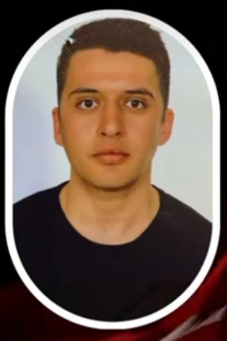 İZMIR'DE TRAFIK KAZASINDA POLIS MEMURU HAYATINI KAYBETTI, EŞI YARALANDI.