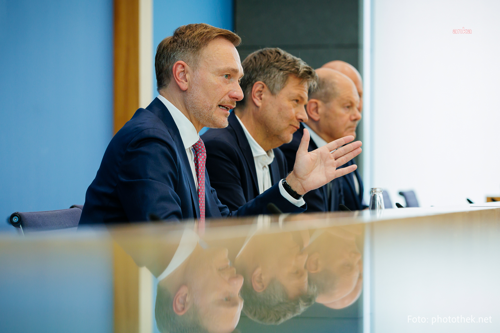Lindner, Seçim Yenilgisi Sonrası Siyaseti Bırakıyor